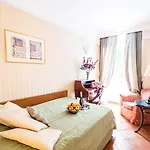 Hotel Cecil