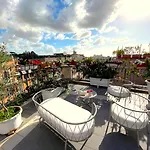 Hotel Cecil