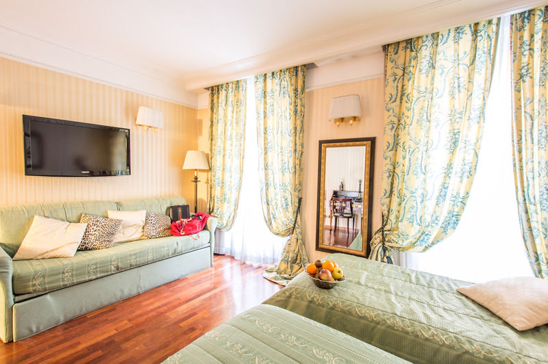 Cecil Hotel