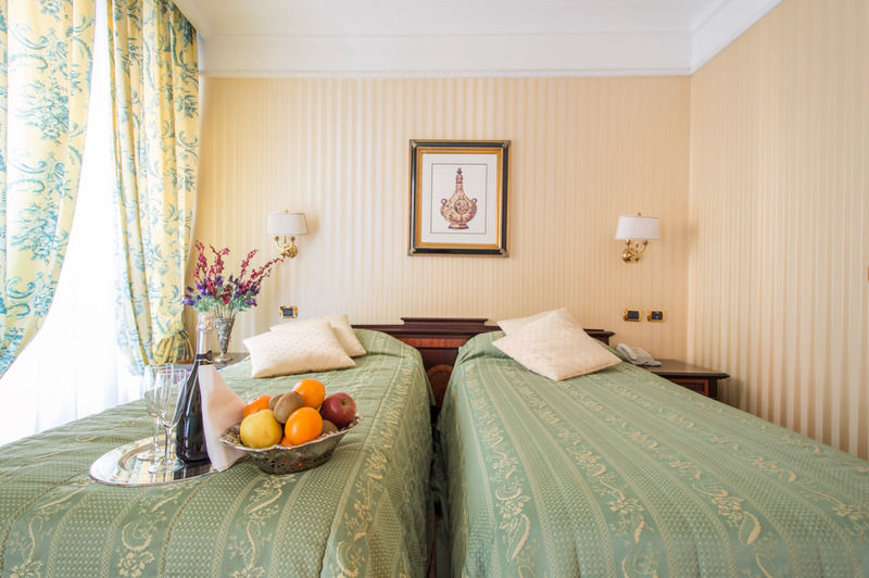 Hotel Cecil 3*